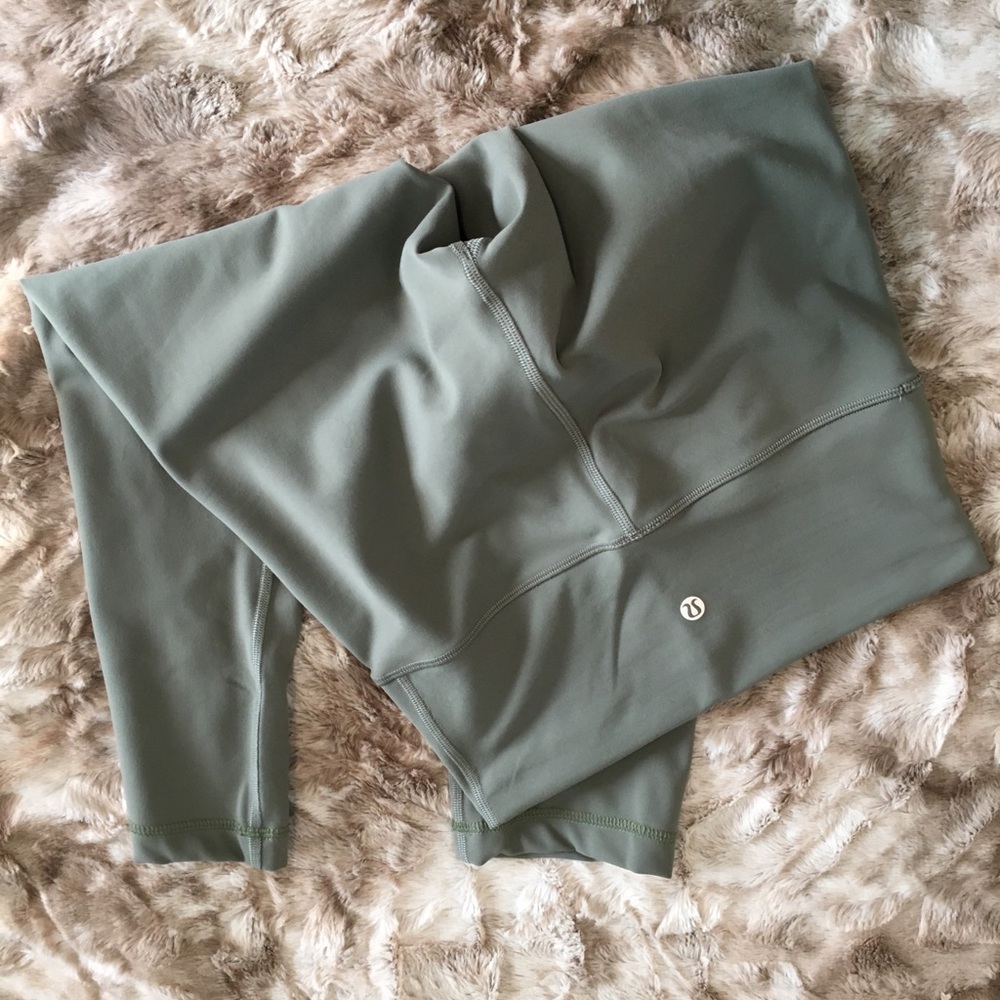 Lululemon wunder train, grey sage, 6, 20”